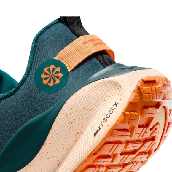 NIKE React Infinity Run Flyknit 4 Gore-Tex Men's Trainers - Picture 13 of 14